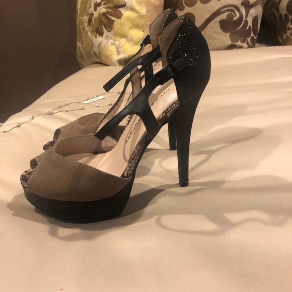 Chinese laundry heels! Perfect for holidays - Picture 2 of 6